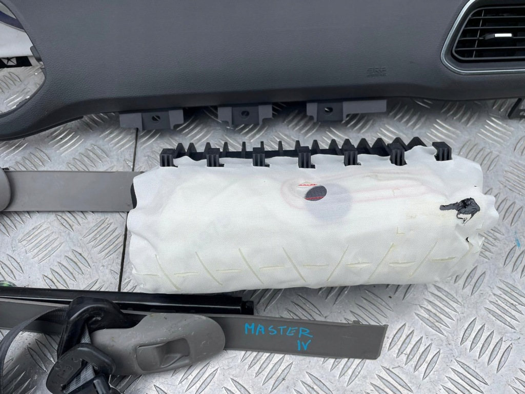 Renault master iv подушки безпеки повітряні ремені Недорого