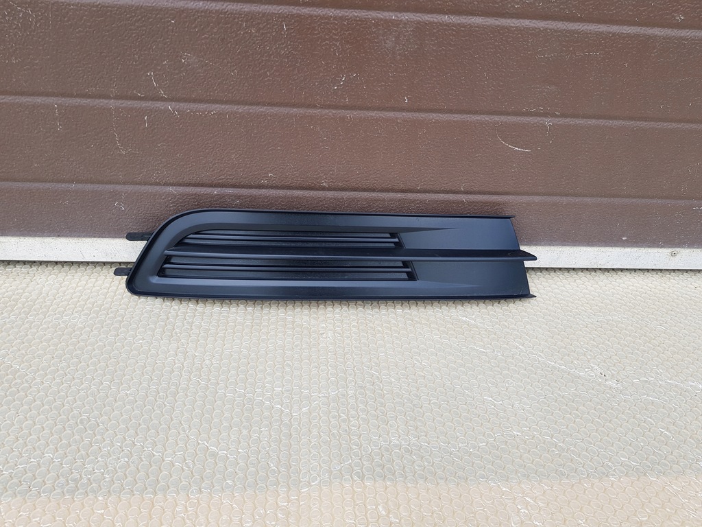 фото №1, Vw passat b8 заглушка бампера права перед