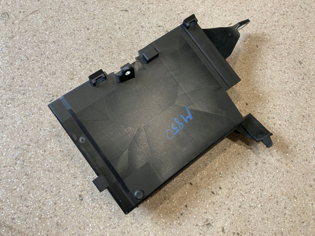 Купить Кронштейн компьютер двигателя bmw 8 g14 7935548