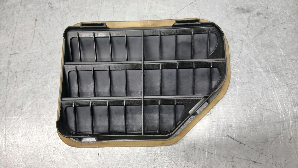 фото №8, Решётка вентиляционная правая 7n51-a280b62-ab volvo v50 04-12r