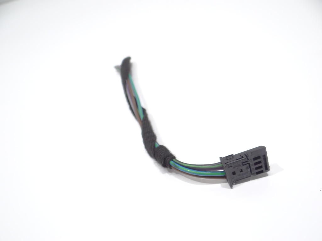 фото №1, Колодка штекер лампы крыло bmw f11 оригинальный номер