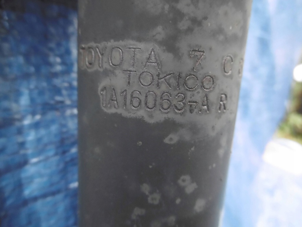 Купити Toyota rav4 iv 2.5 гібрид поворотний кулак амортизатор правий перед 48510-42610