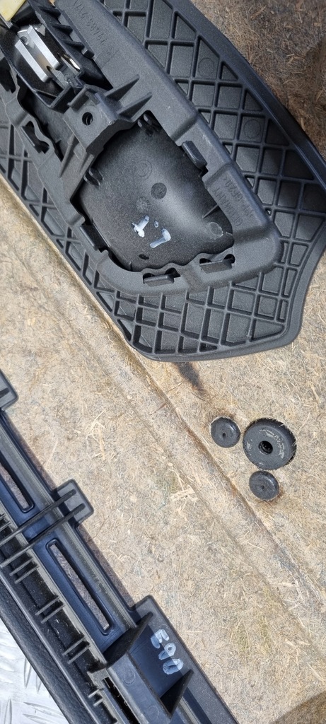 фото №15, Bmw e90 обшивка двері лівий задня задній