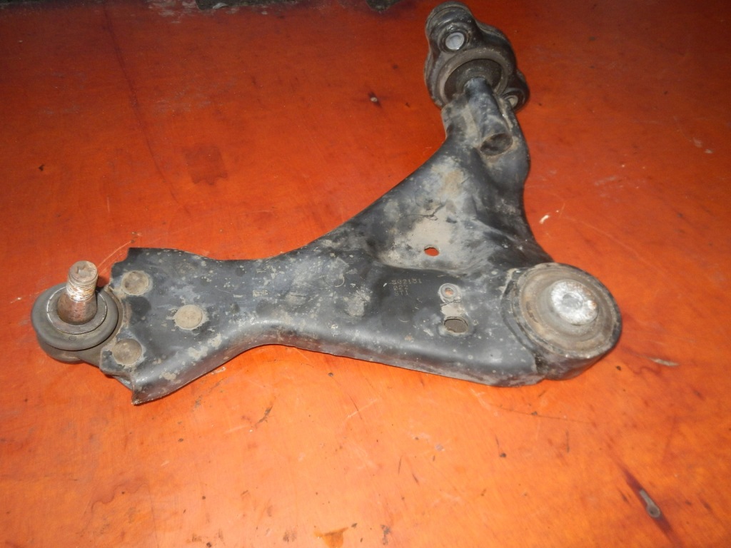 Рычаг левый перед vito 447 2.2cdi 14- Недорого