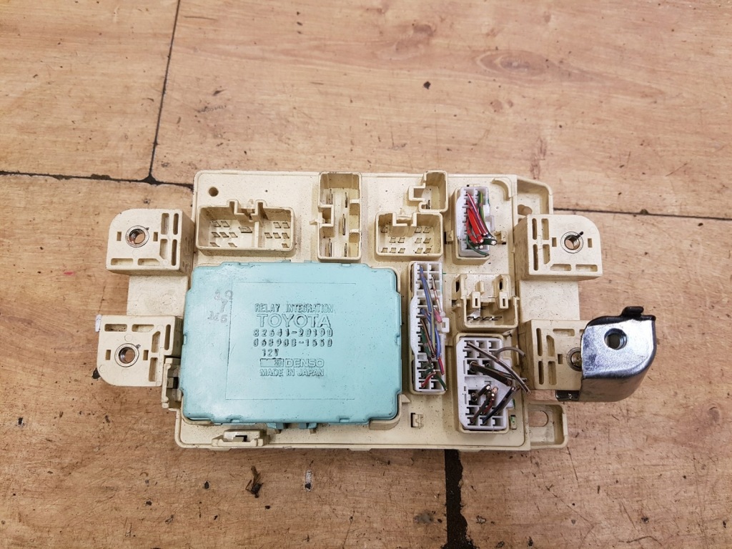 фото №1, Коробка предохранителей toyota rav4 i 2.0 16v