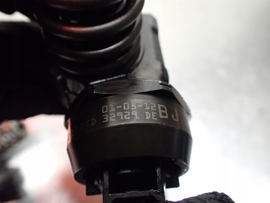 Насос-форсунка audi a2 в Украине