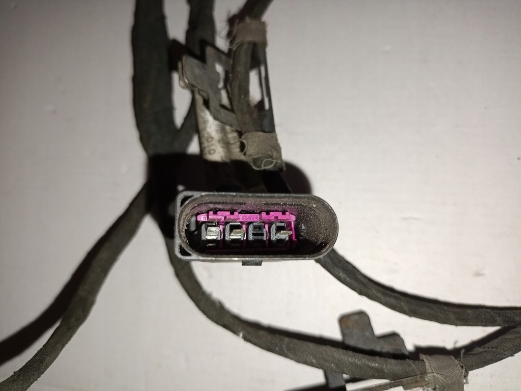 фото №6, Джгут бампера перед 8e0971095r audi a4 b7