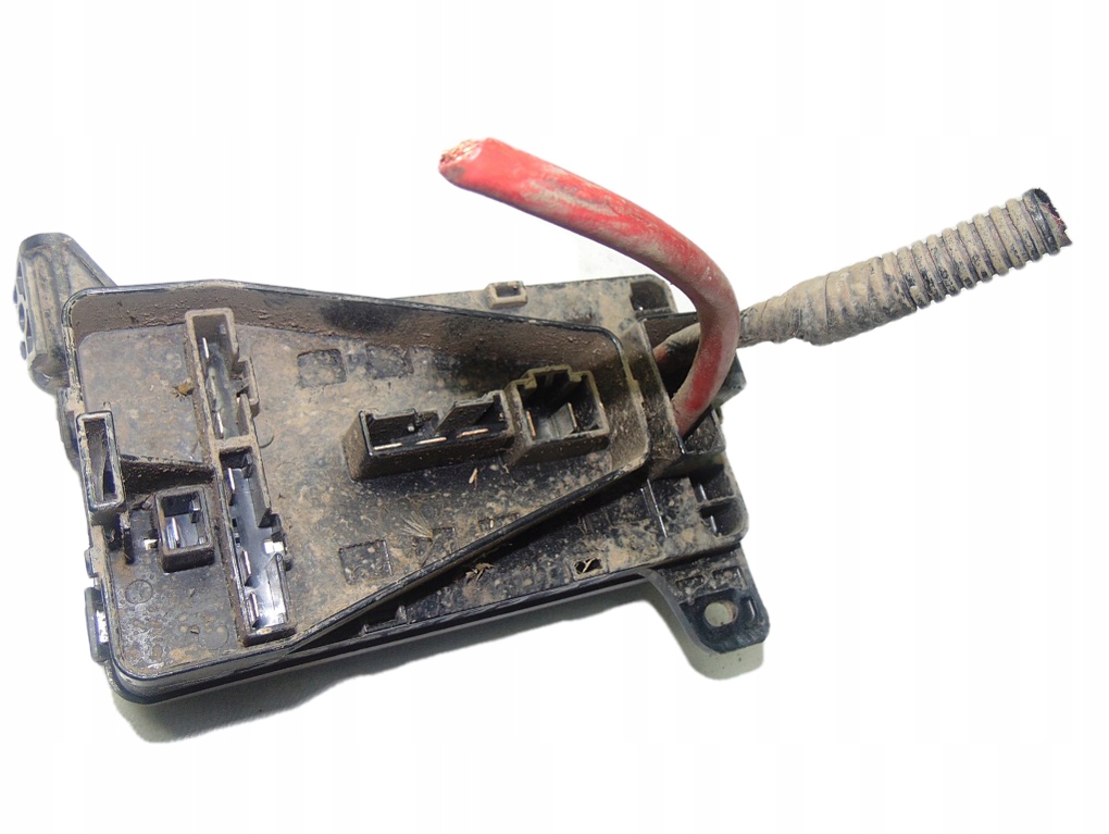 фото №1, Freelander 3d 99r 1.8 - коробка предохранителей