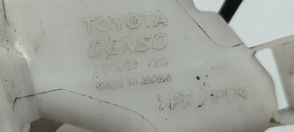 фото №8, 060851729 бачок омивача toyota mirai ii