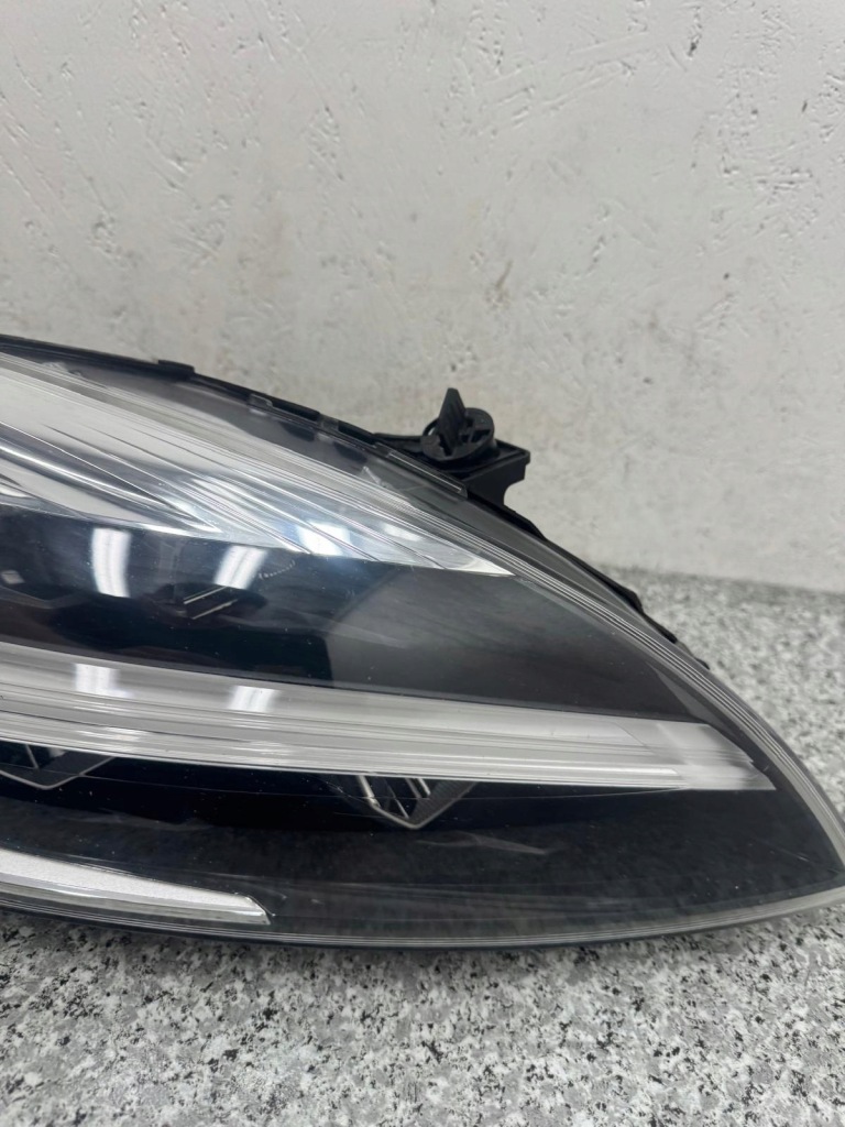 Фара правий перед full led volvo v40 2 2012-2018r w-wa 31420450 рестайлінг Доставка