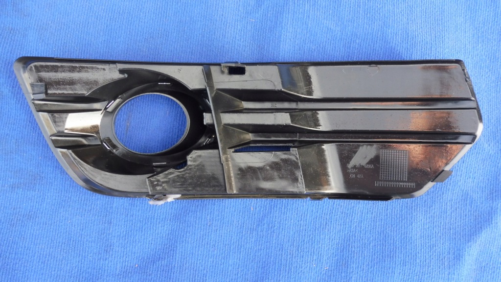 фото №8, Рамка заглушка бампера audi a4 b8 8k0807681a