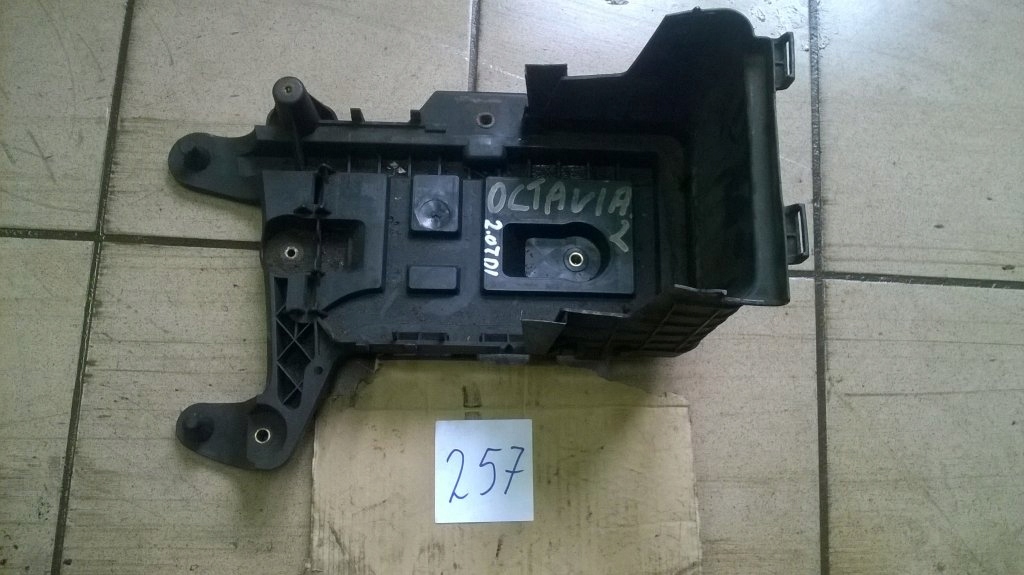 фото №1, Skoda octavia ii 04- 2.0 tdi основание аккумулятор