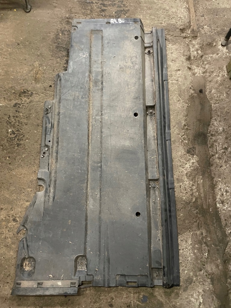 Audi a4 b8 a5 накладка плита пол подвеска левая Недорого