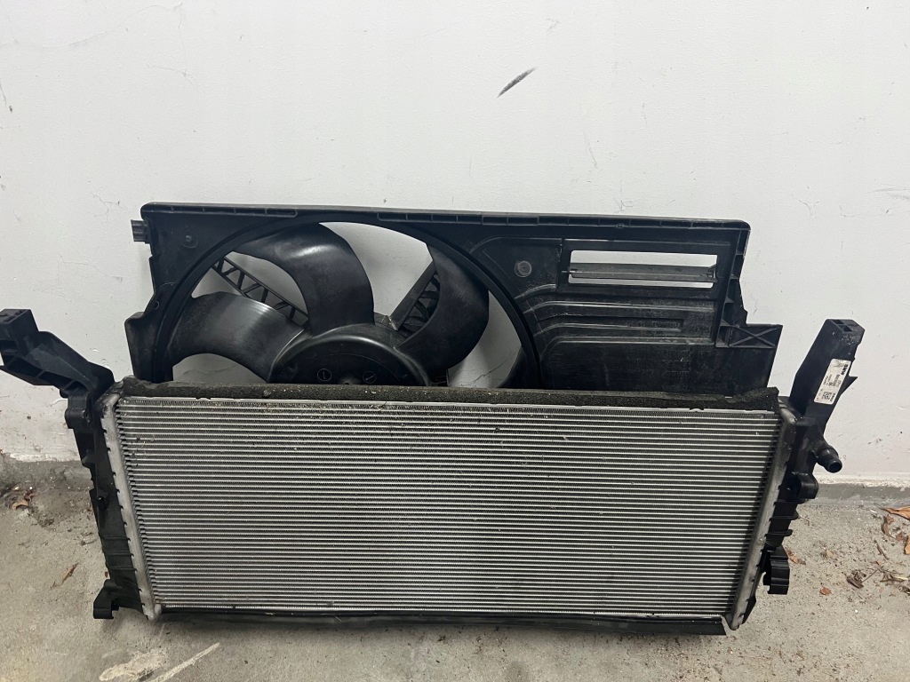 Bmw x1 f48 f49 7617611 корпус вентилятор радіатора Зі Шроту