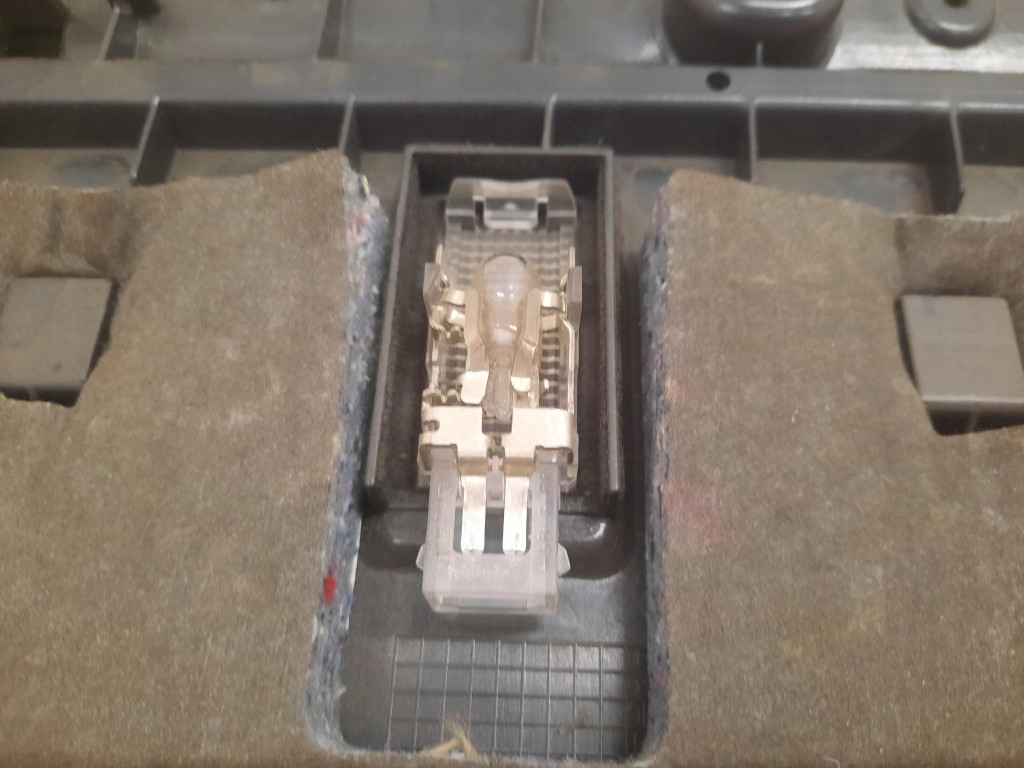 фото №5, Audi q7 4l 05-09 бардачок правый пассажира полка панели