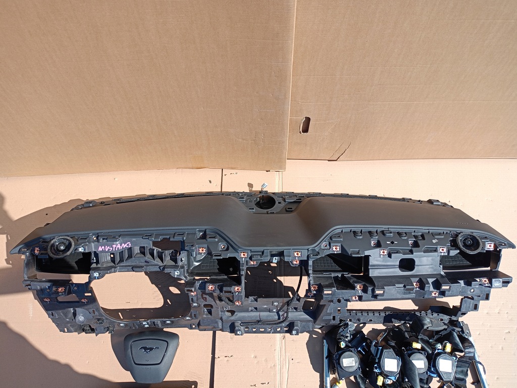 фото №7, Приборная панель консоль air bag ford mustang mach-e демонтаж