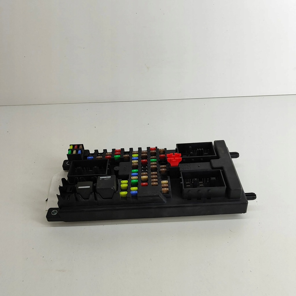 фото №3, Land rover range rover evoque l538 2012 рамка / модуль предохранителей