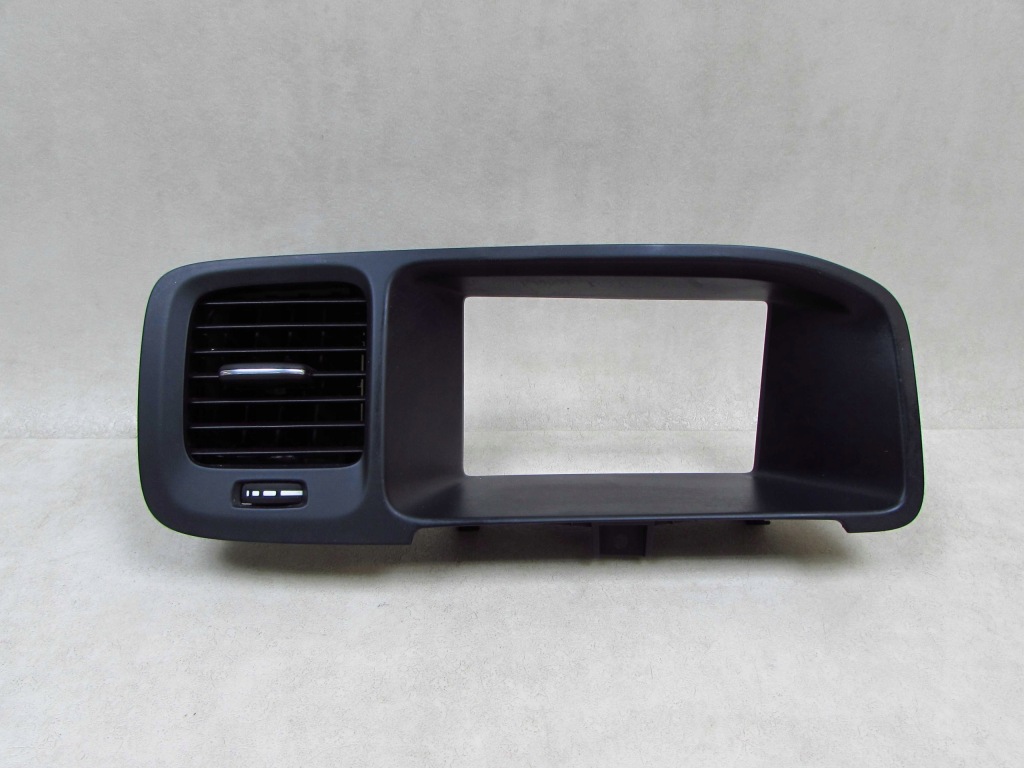 фото №1, Volvo s60 ii 10-18 решётка обдув середина рамка uk