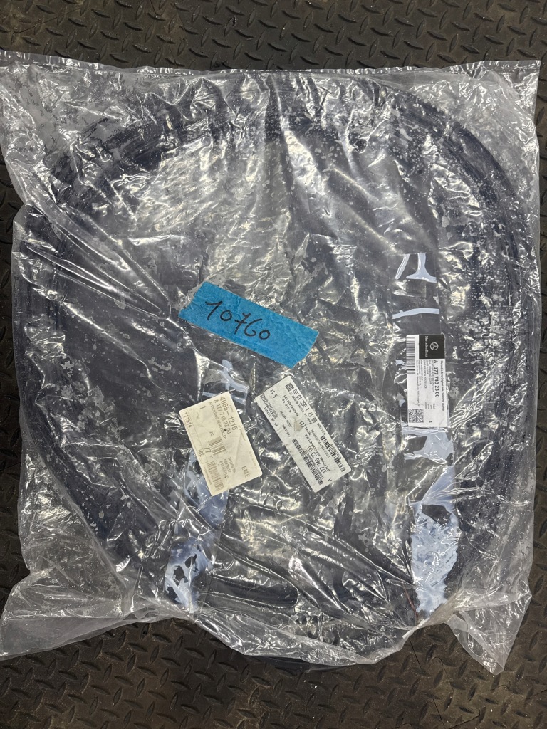 Купити Прокладка кришки задній mercedes a klasa w177