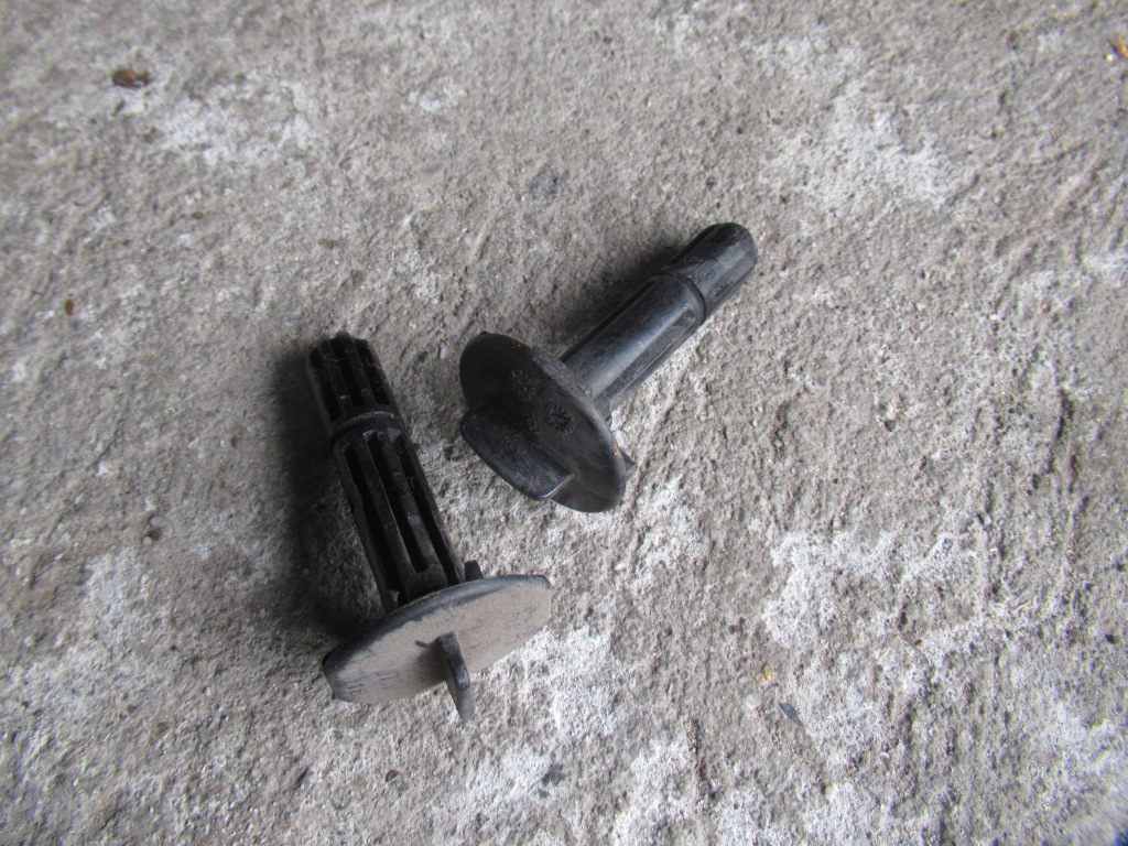 фото №1, Dacia sandero ii кронштейн радиатора штифты