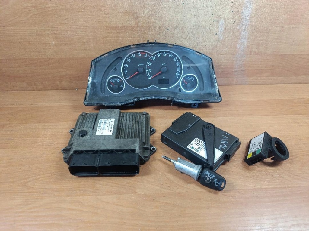 фото №1, Бортовой компьютер набор стартовый opel meriva a 1,3 cdti 55198927 by mjd6o2.m1 hw03d