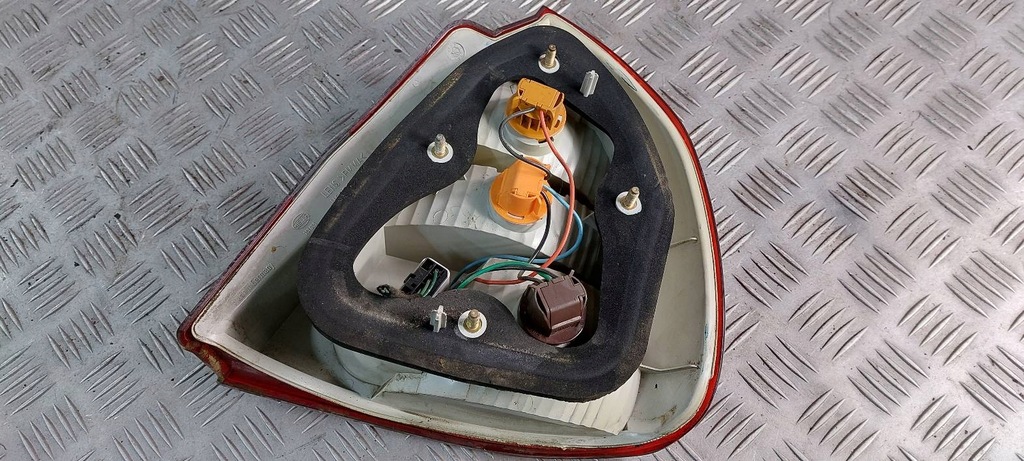 фото №7, Лампи задня комплект ліва права carisma i sedan