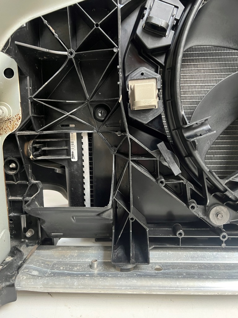 фото №15, Pas передній радіатор renault fluence гібрид