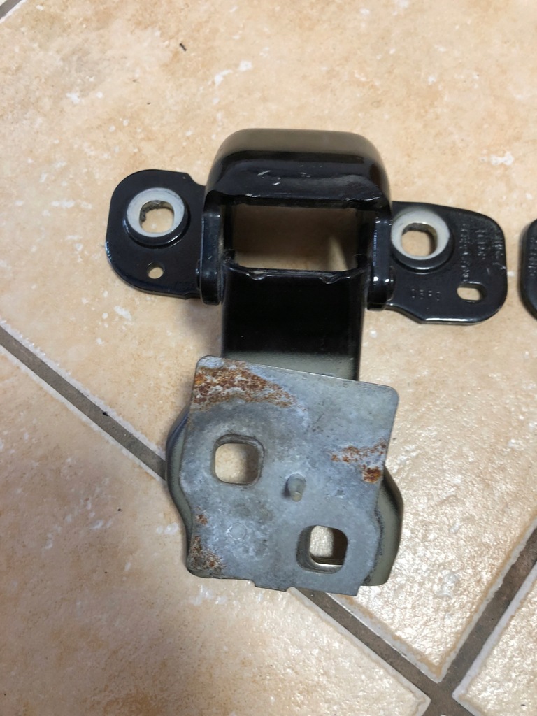 фото №5, Citroen оригинальный номер 9682254780 петля крышки багажника c5