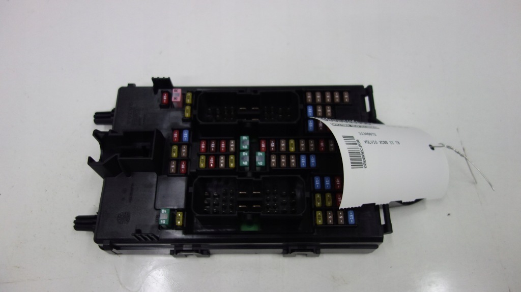 фото №1, Коробка предохранителей volvo оригинальный номер 31346672