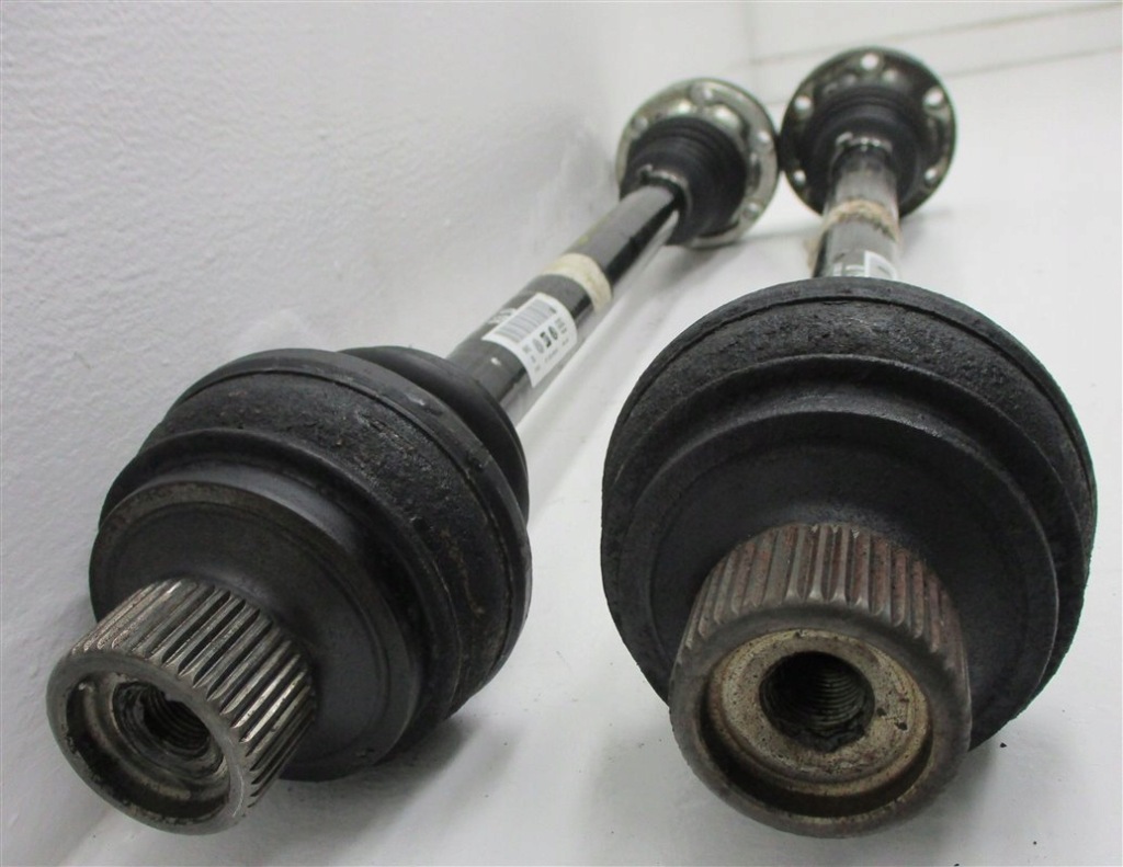 Приводной вал левый задний  audi a6 c7 a7 a8 d4 q5 8r0501203d в Украине