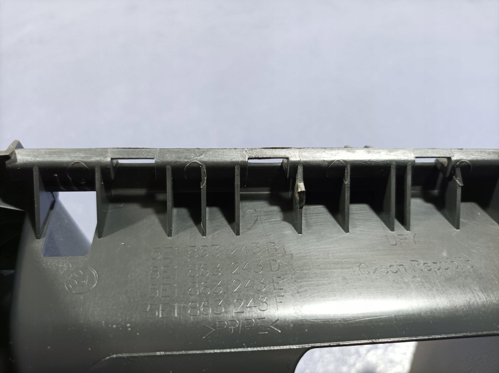 фото №10, Skoda octavia iii lift подлокотник туннель средний кожа eu