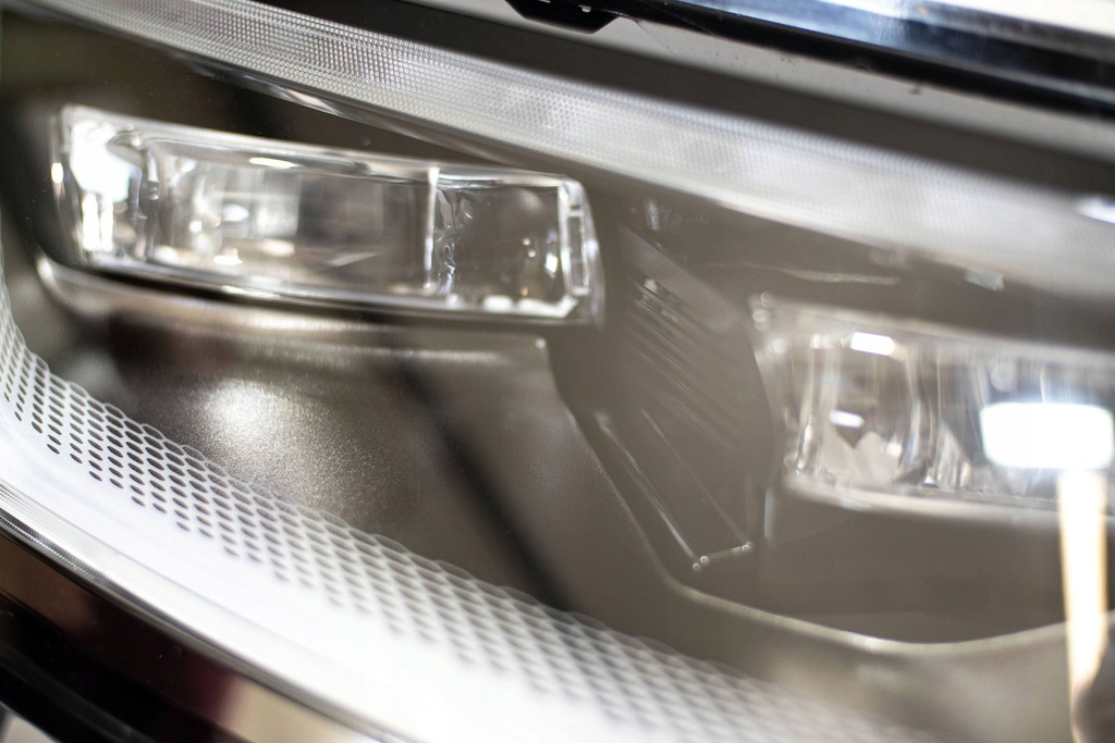 фото №2, Land rover range rover l460 type lk 2022 правая сторона лампа передняя