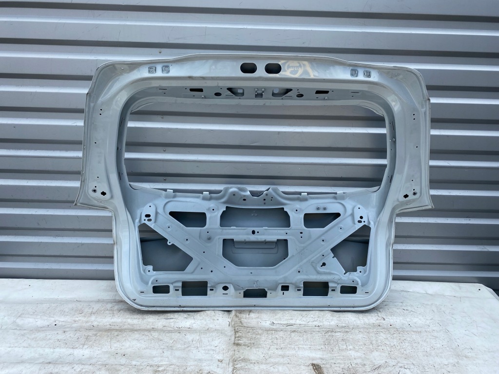 Mercedes b 247 крышка багажника задняя Оригинал