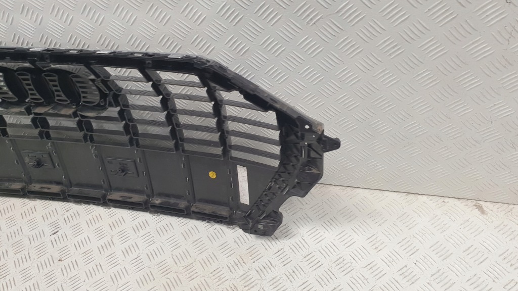 Audi q3 83a s-line решётка радиатора решётка  радиатора 83a583651e с Разборки