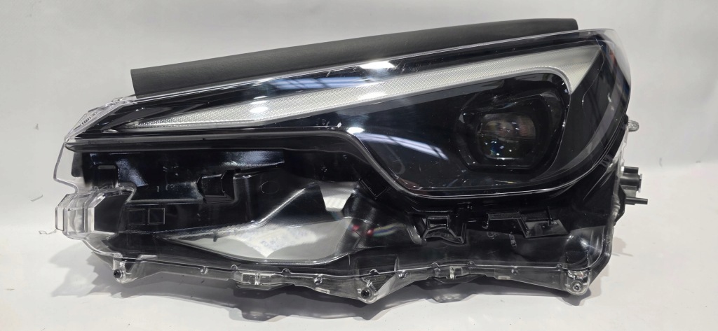 Купити Лампа ліва передня перед lexus lbx full led 23-