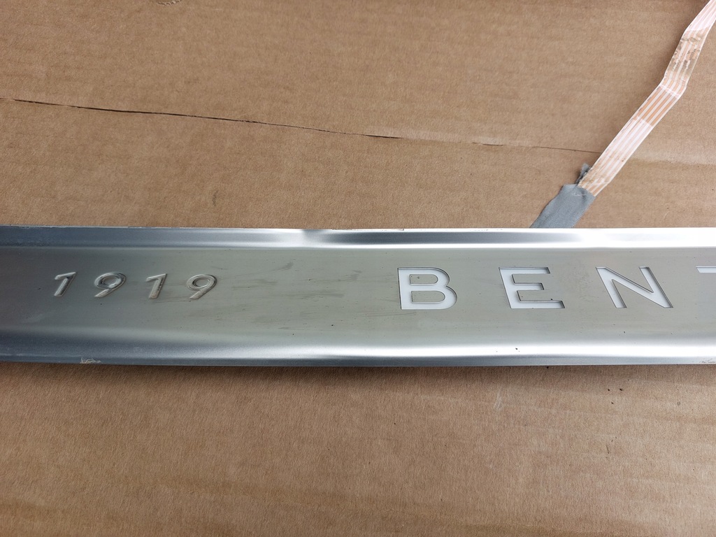 фото №7, Накладки пороговые подсвечиваемые continental gt 19r