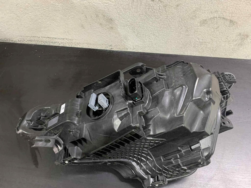 Polestar 2 лампа права pixel led 31698071 t141000021114 Ціна