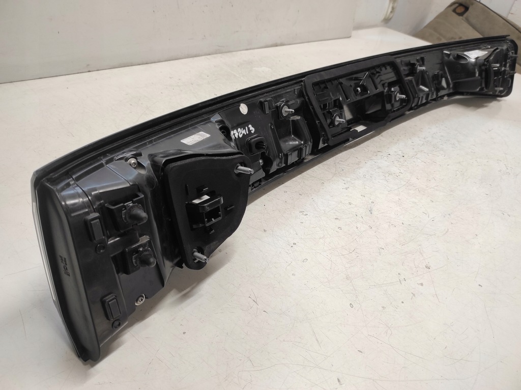 фото №8, Vw taigo 20- лампа накладка крышки задняя 2g7945093