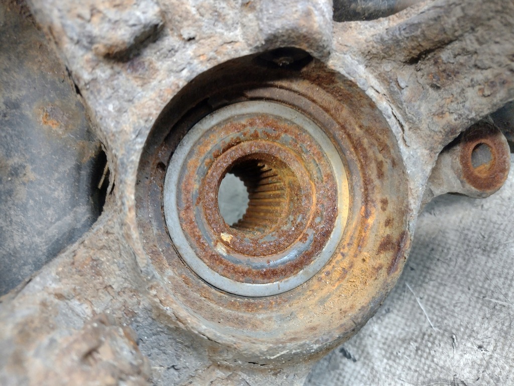 фото №10, Поворотный кулак левый перед toyota celica vii 1,8vvti