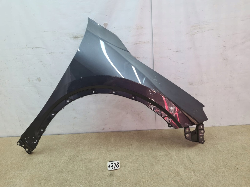 Купити Крило правий перед передній lexus lbx 23-