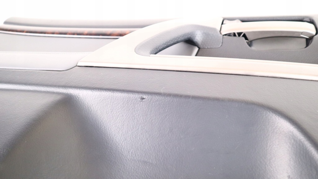 Toyota land cruiser 200 обшивка двері лівий задній Недорого