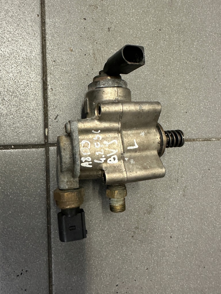фото №1, Насос пального audi a8 d3 4.2 fsi bvj 079127025c