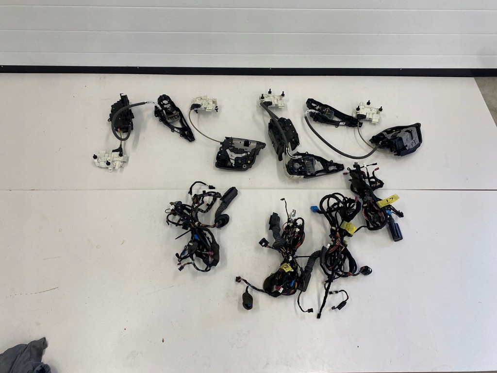 фото №1, Замок docia bmw 7 g11 g12 доводчики soft close комплект