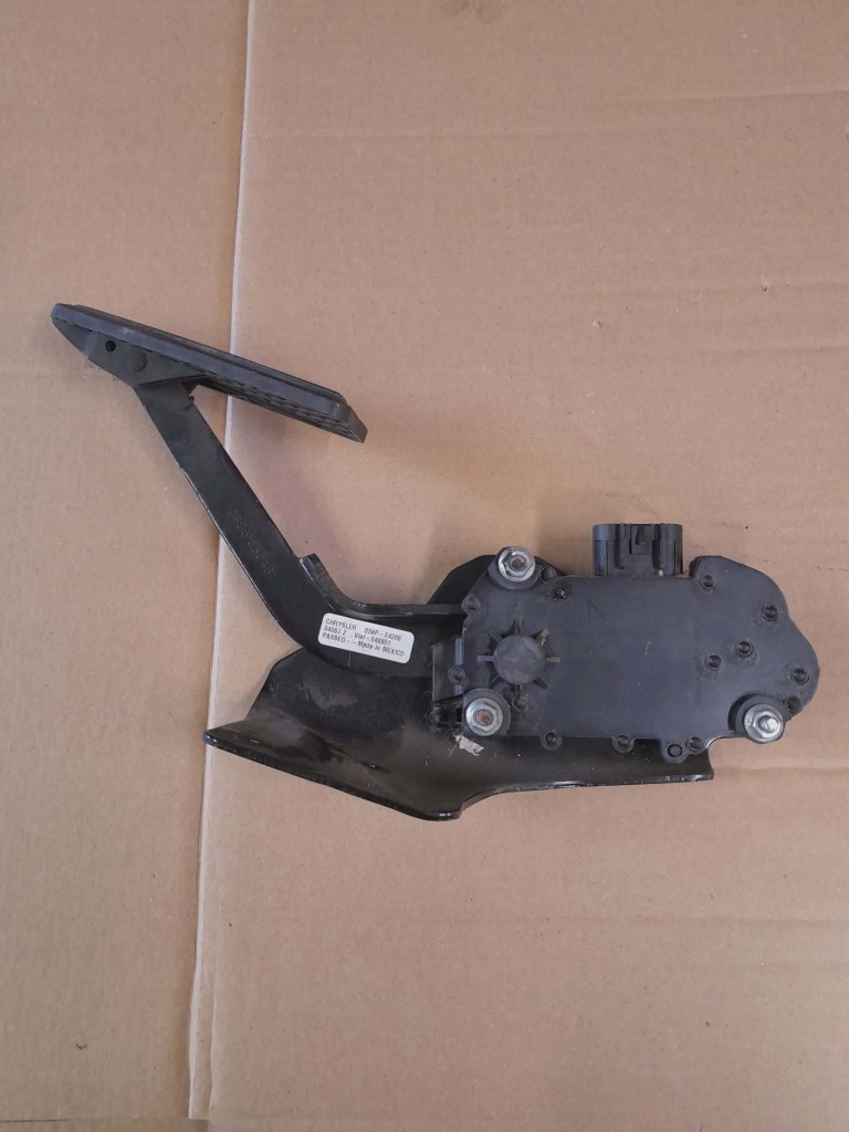 Купити Педаль газу потенціометр chrysler voyager рік 2001-2007