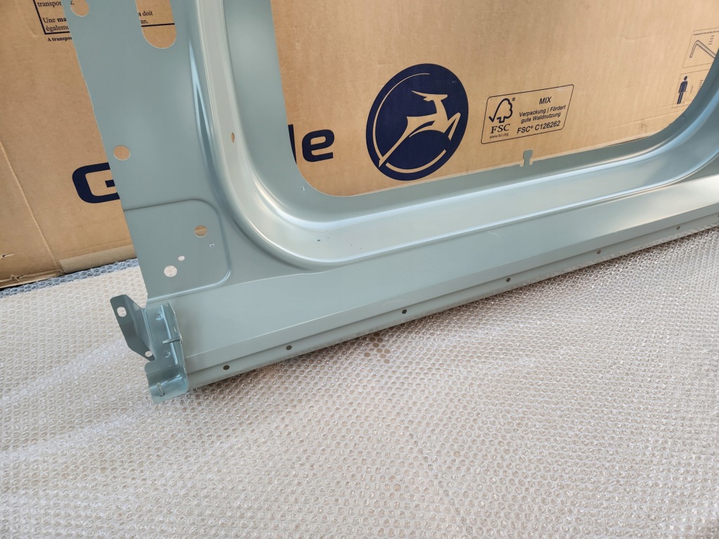 Tesla model y порог стойку левая 20- Оригинал