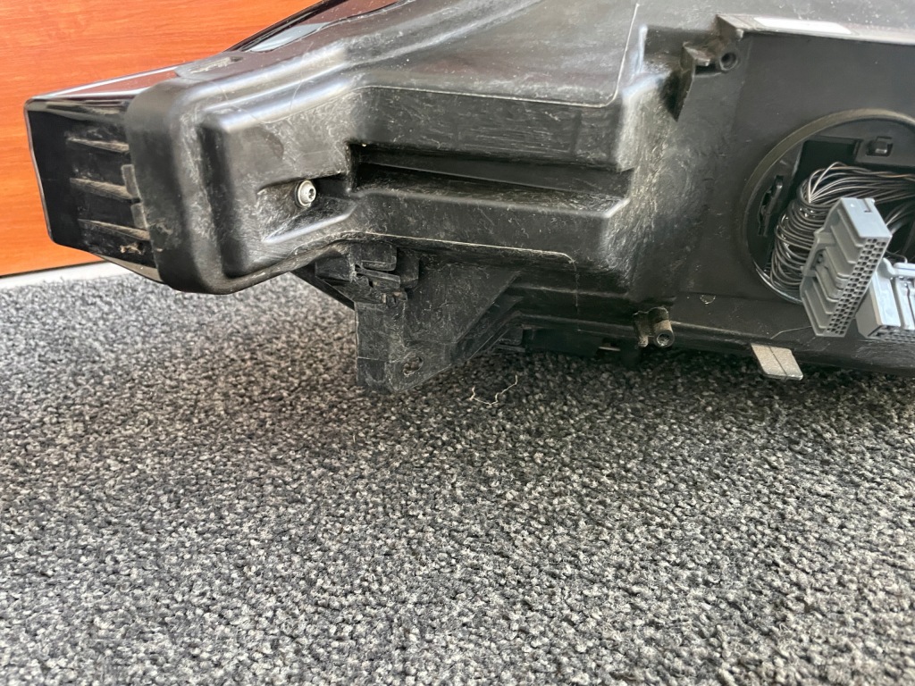 Volvo xc60 2 рестайлинг  фара правый  full led 22r 32338981 uk Недорого