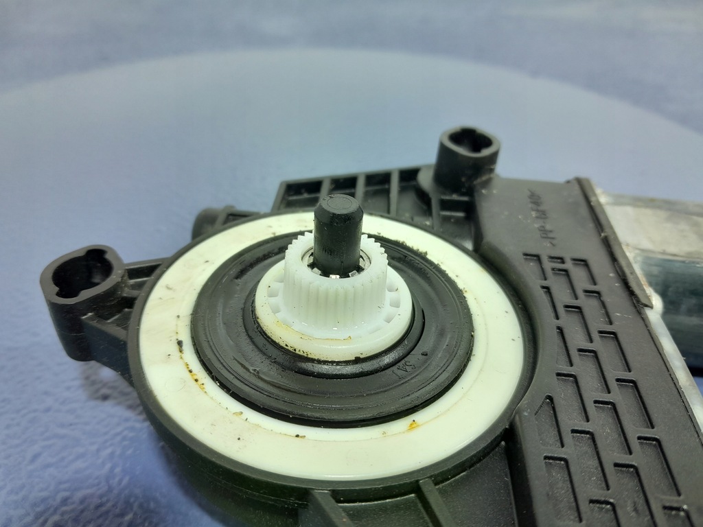 фото №4, Bmw 1 f40 моторчик стекло перед правый 1060023