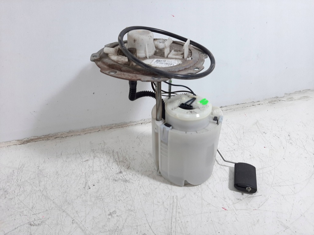 фото №11, Hyundai elantra v lift 1.6 16v 14r насос топлива 31110-2v210