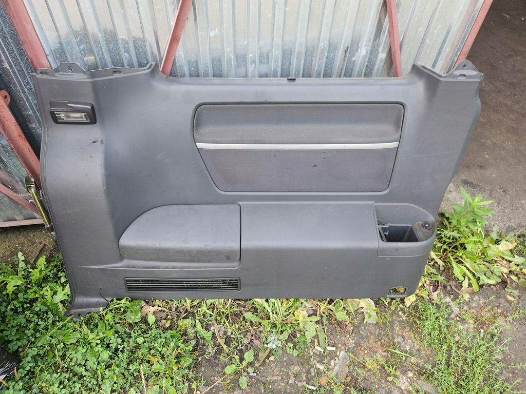 фото №1, Обшивка левый задняя шторка vw t5 multivan