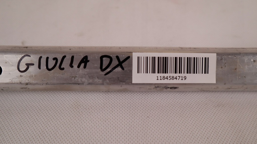 фото №7, Alfa romeo giulia распорка соединитель кронштейн правый